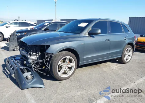 2010 Audi Q5 3.2 Premium z USA, uszkodzony, nr VIN WA1MKAFP2AA067078